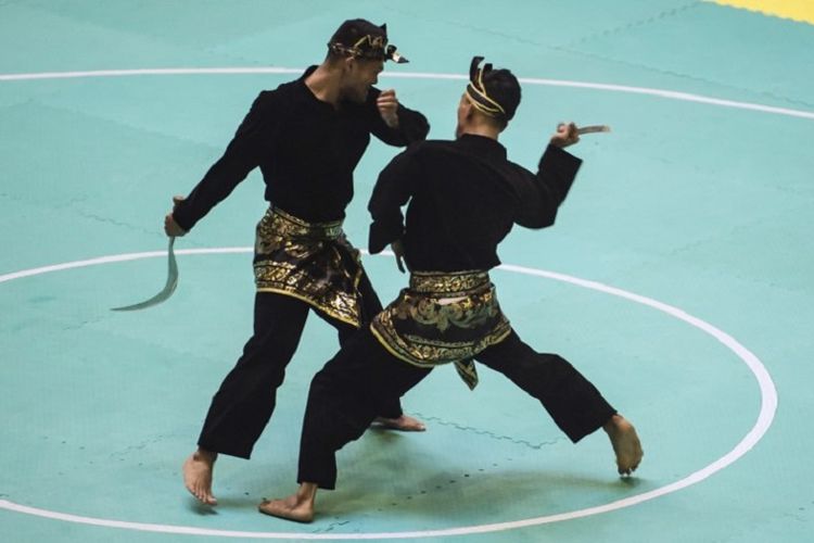 Pencak Silat Indonesia Senjata