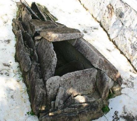 Kubur Granit
