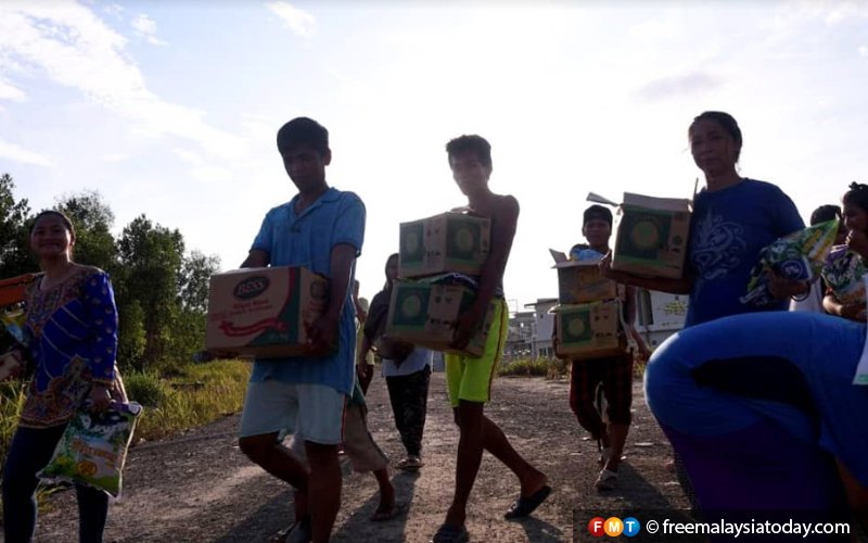 Pekerja Terima Bantuan