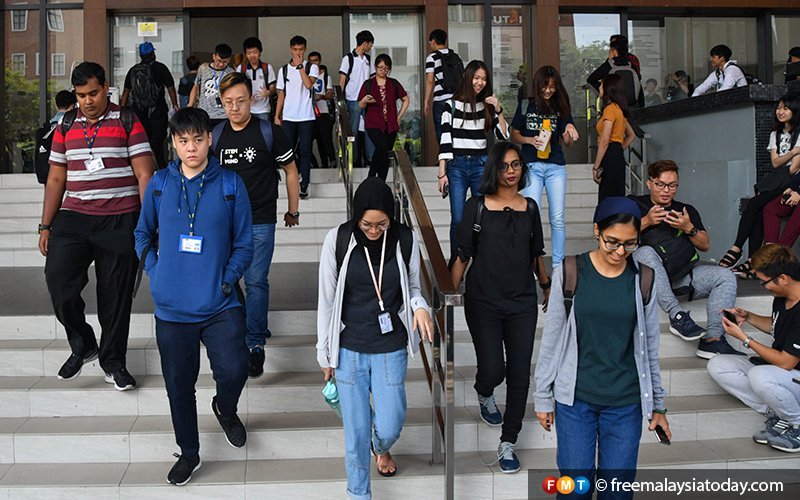 Pelajar Kolej Universiti