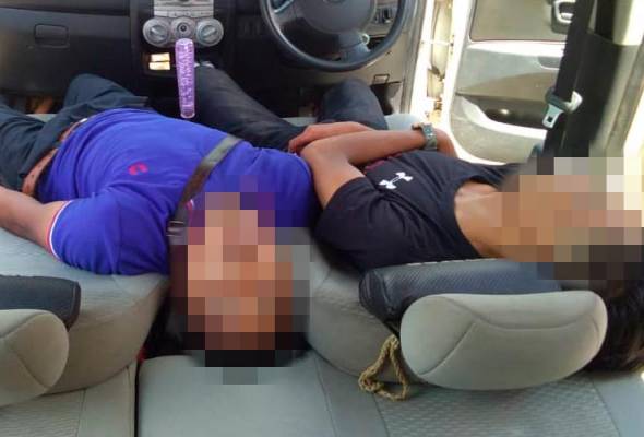 Remaja Tidur Mati Kereta