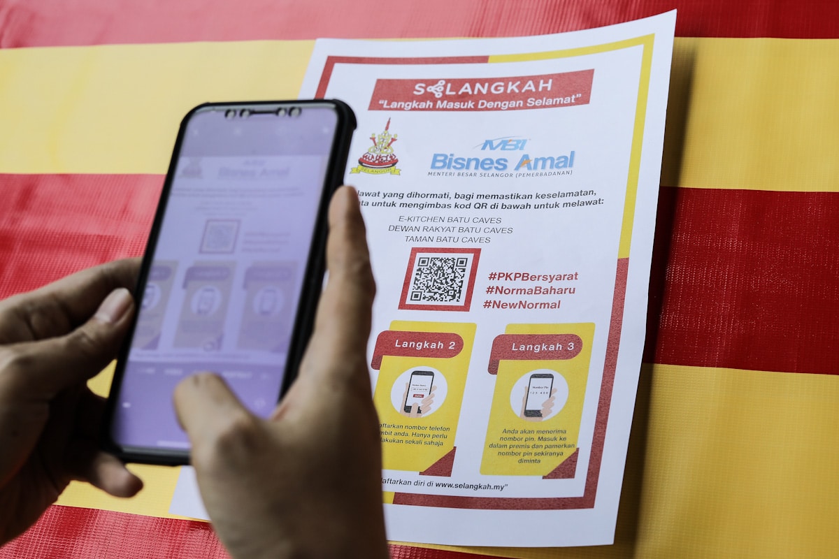 Selangkah Kontak Sistem