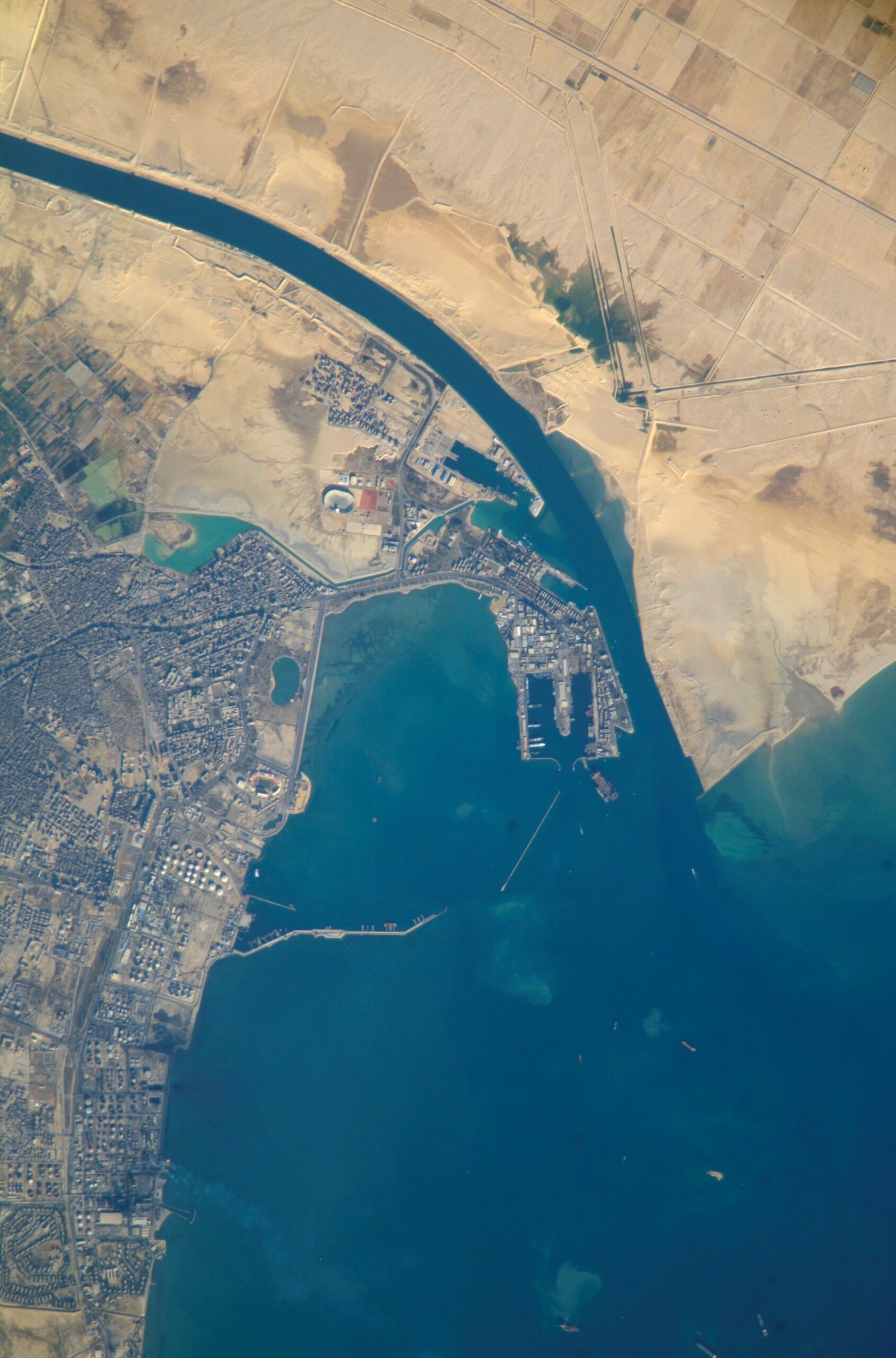 terusan suez dari atas