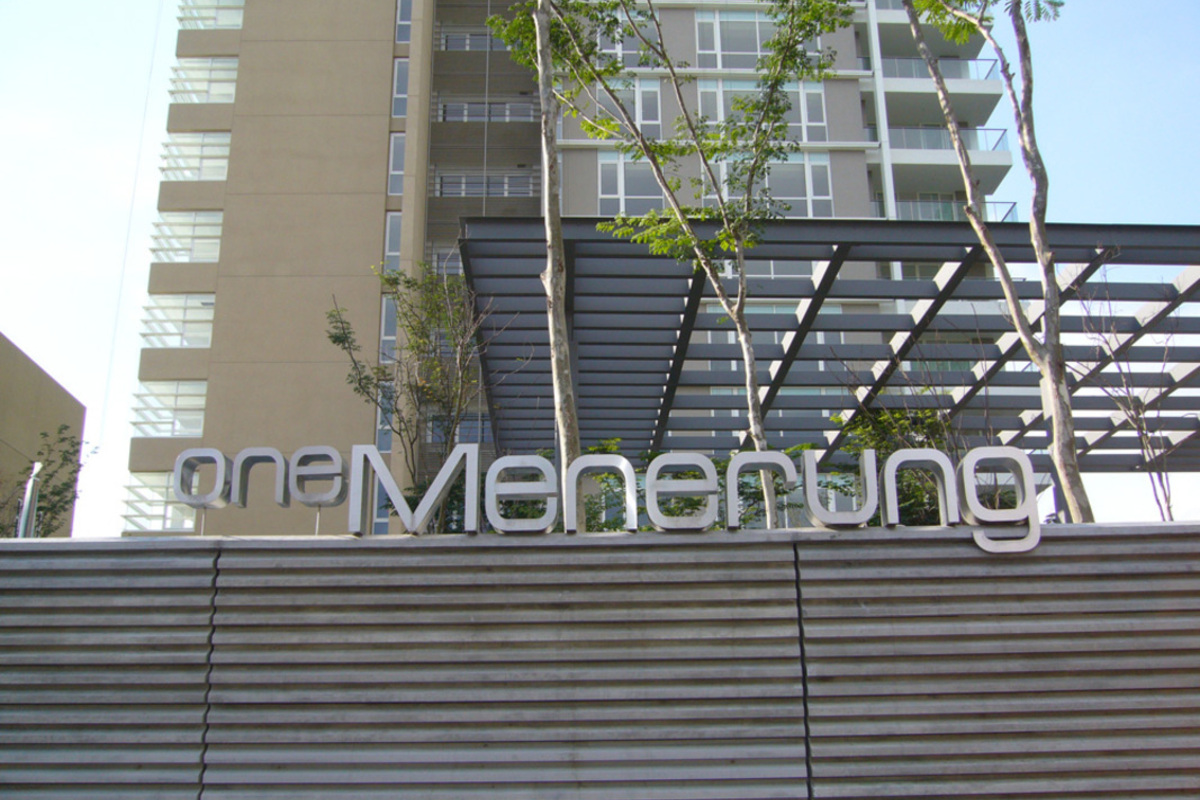 one menerung 2 large