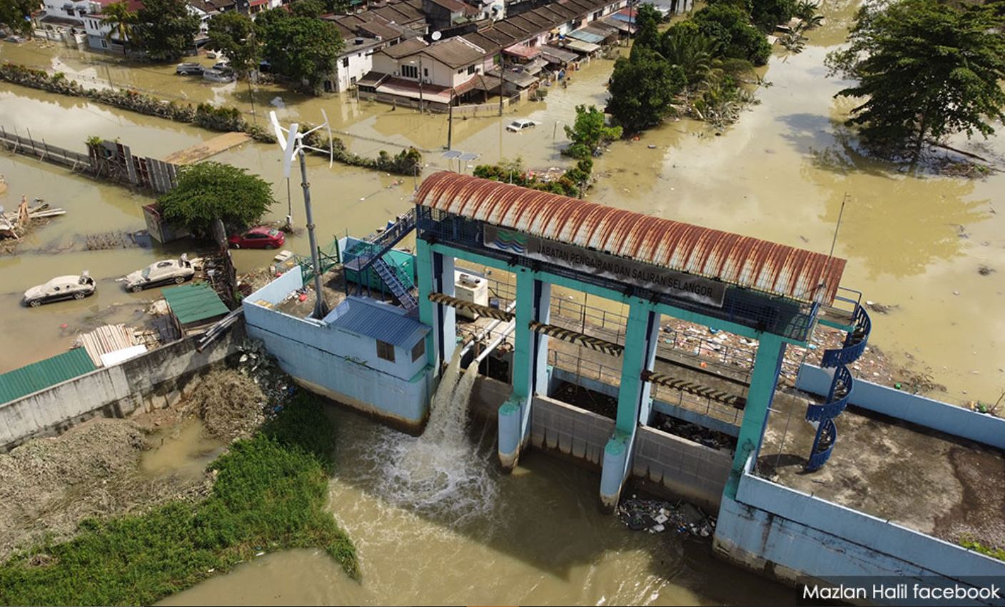 pintu air taman sri muda