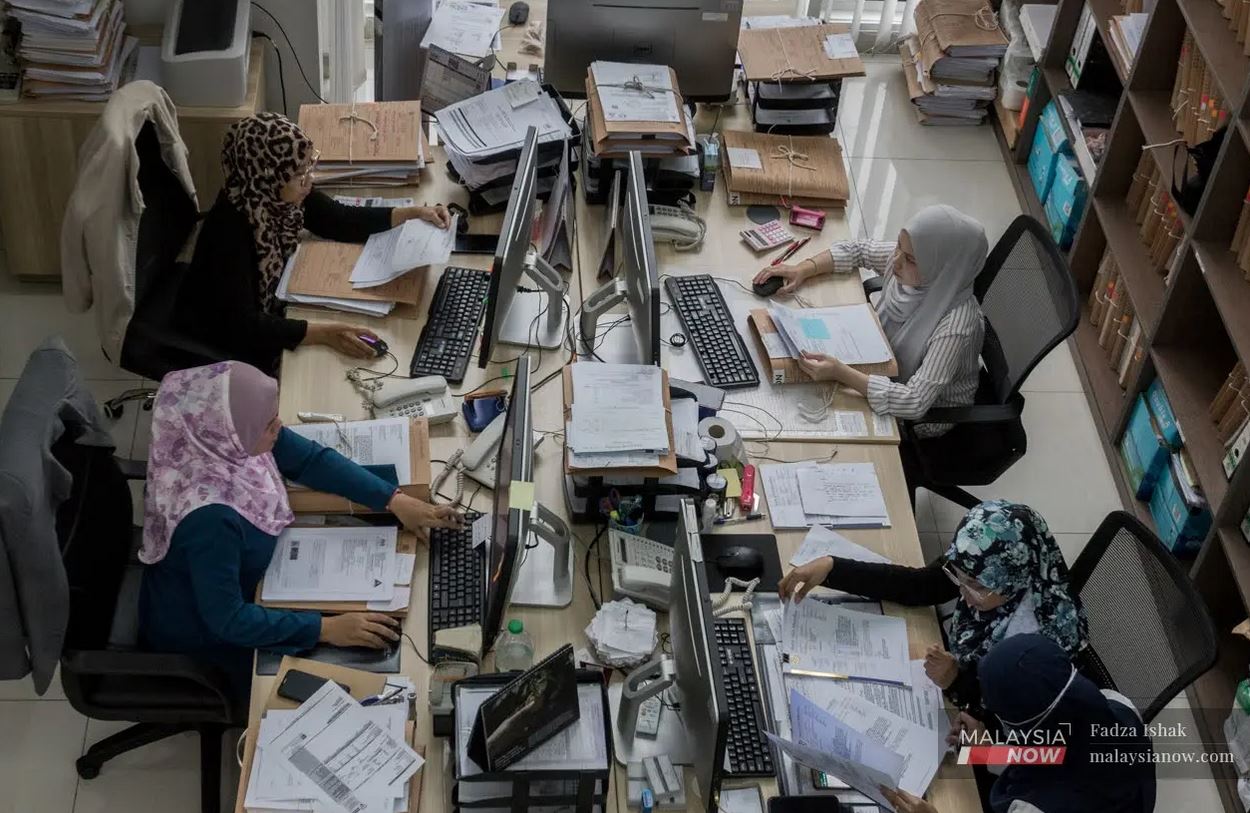 kerja ofis
